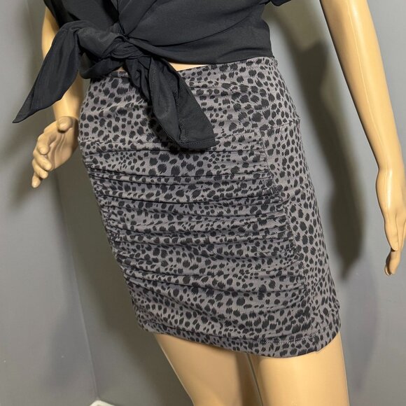 Grey Leopard Print Stretchy Pull-on Mini Skirt – Size Small - Picture 3 of 4